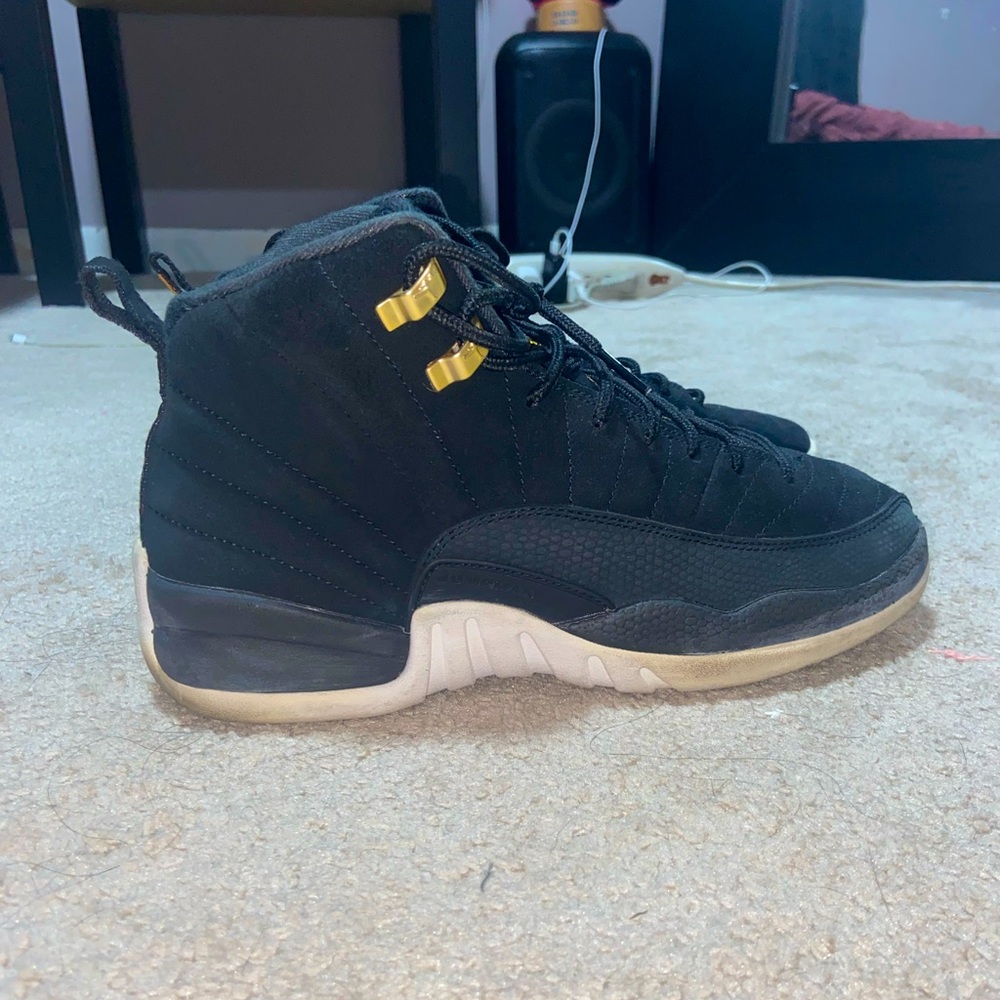 2019 Air Jordan retro 12 reverse taxi suede size 7Y